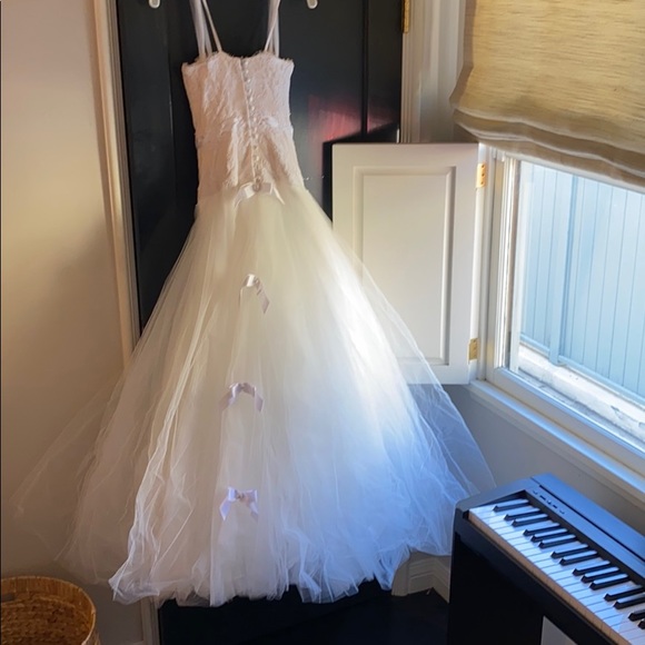 MONIQUE LHUILLIER WEDDING DRESS S2-4 - Picture 3 of 6